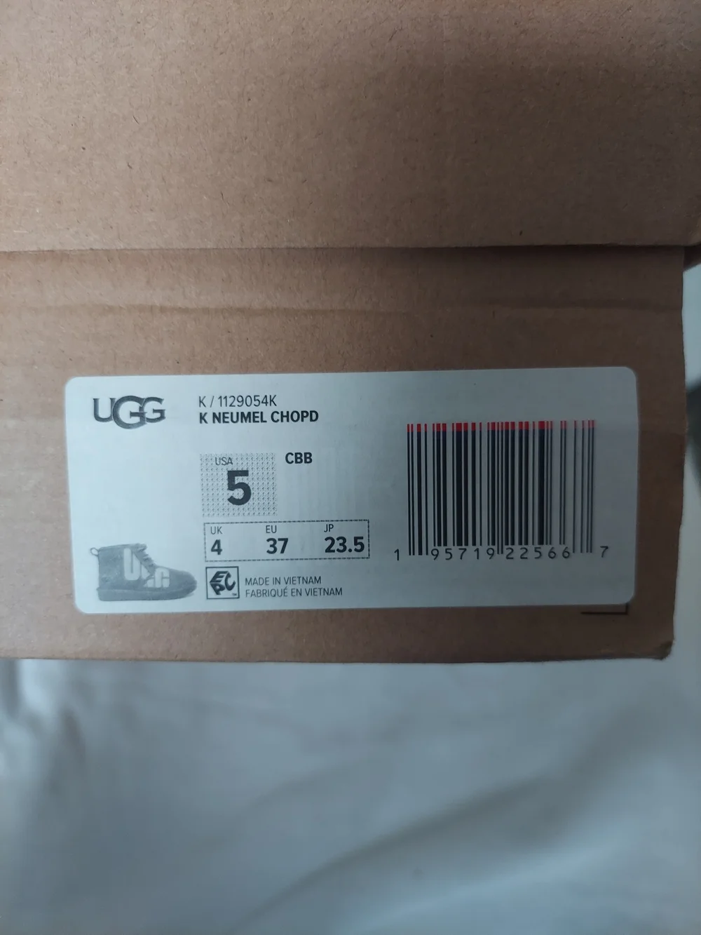 UGG stains right